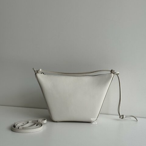 98新🆕 LOEWE 羅意威 Hammock Hobo 白色
