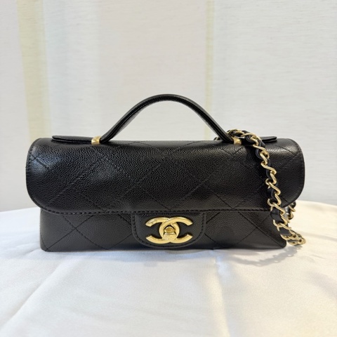 Chanel 黑魚子醬手提斜背包