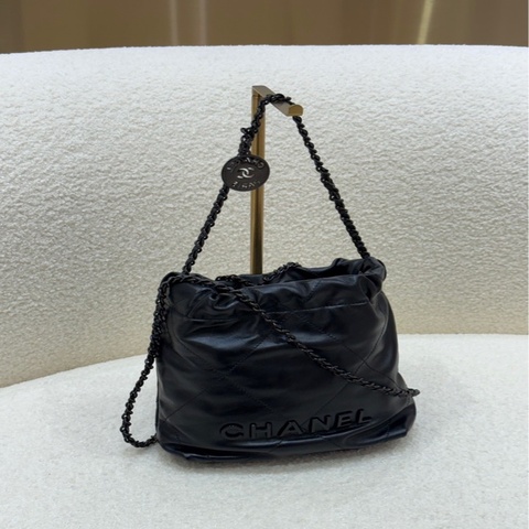 Chanel 22Mini so black