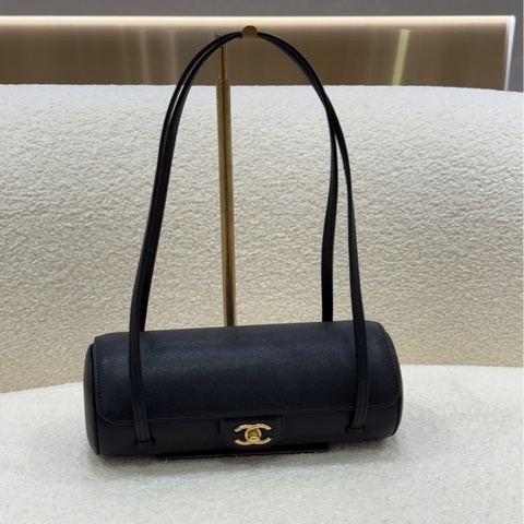 Chanel最新款圓筒背包