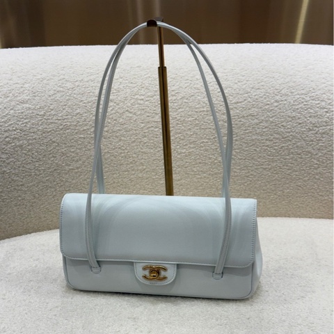 Chanel preppy coco藍白色