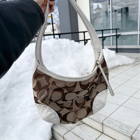 蔻馳  白色皮革 經典款 大熱款  側背包  腋下包 帆布 手提包Coach white bag
