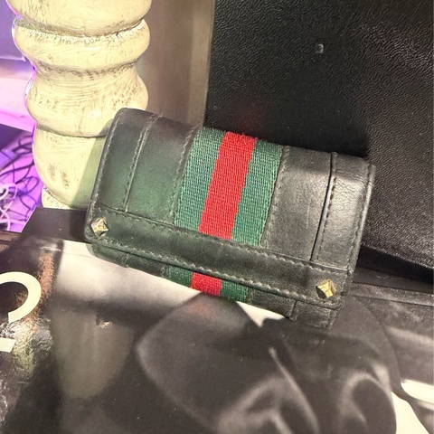古馳Gucci 相當經典 黑色皮革 綠紅綠織帶Web Stripe皮革六連鑰匙包