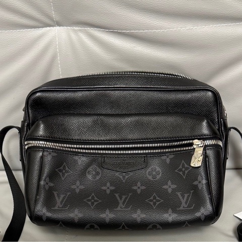 Louis Vuitton 路易威登Outdoor 黑花經典郵差包 男士單肩斜挎都可