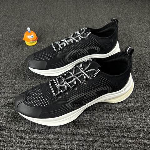 Gucci 古馳 Run 黑色側標休閒運動鞋 尺碼：44 碼