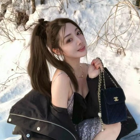 CHANEL 鑽球 雙C 手機包 鏈條包，黑色絲絨搭配滿鑽調節扣10.5X15.3X6.5  95新 配件塵袋