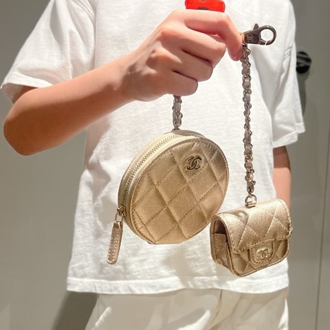 CHANEL 金色二合vic耳機零錢包 10*10*2  9新 配件塵袋