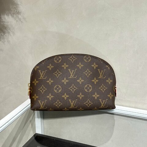 LOUIS VUITTON 經典老花化妝包