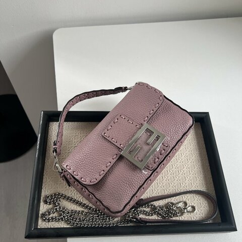 Fendi Baguette 法棍包 小牛皮材質 紫粉色 迷你號 19 *11 *5 98新配件塵袋