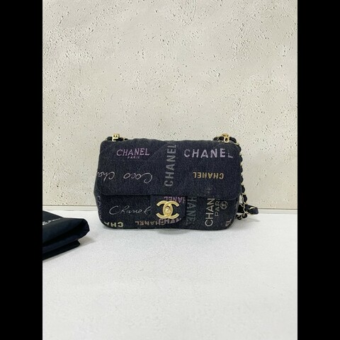 Chanel Classic flap small
牛仔布塗鴉系列