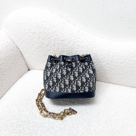 Dior oblique bucket