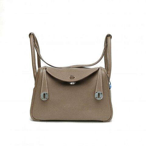 HERMES Lindy26大象灰TC皮X刻銀扣肩背包