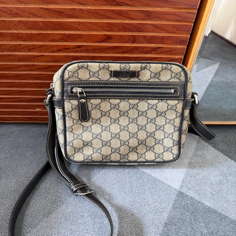 Gucci經典老花郵差包