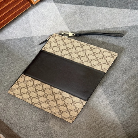 Gucci拼接皮革手拿包