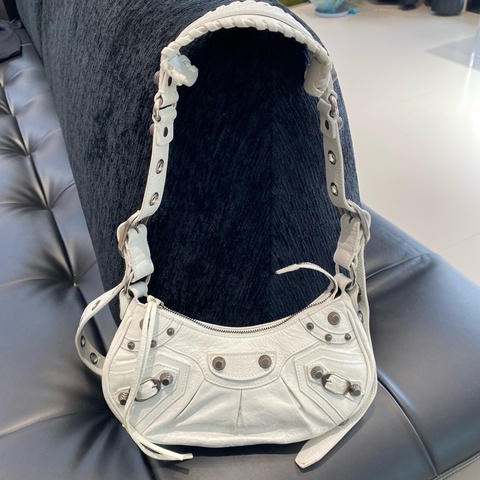巴黎世家 Balenciaga 白色銀扣Le Cagole XS 機車腋下包