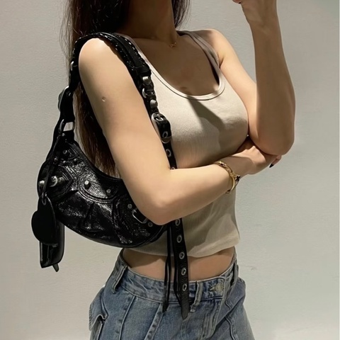 #95新 Balenciaga 巴黎世家 Le Cagole XS 月牙包機車包