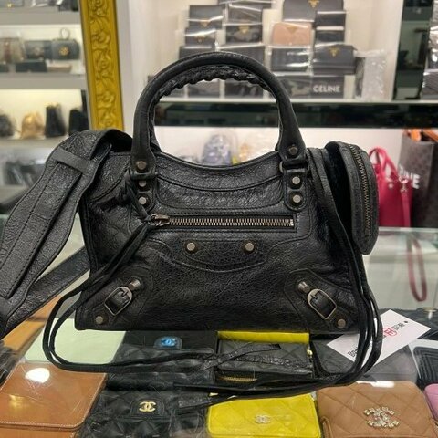 東區正精品㊣BALENCIAGA Mini City 300295 黑色羊皮小釦斜背包機車包 RZ6492