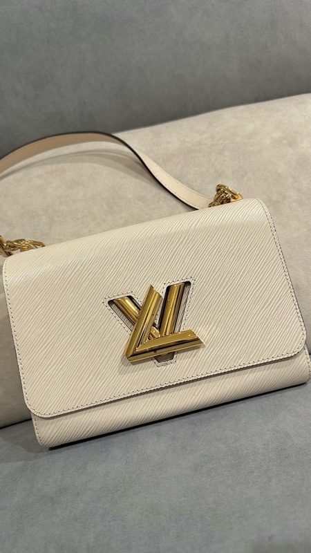 lv twist mm水波紋牛皮 裸包15萬賣9萬