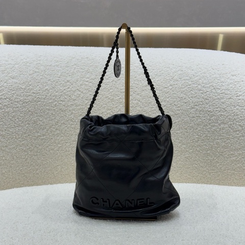 Chanel 22Mini so black