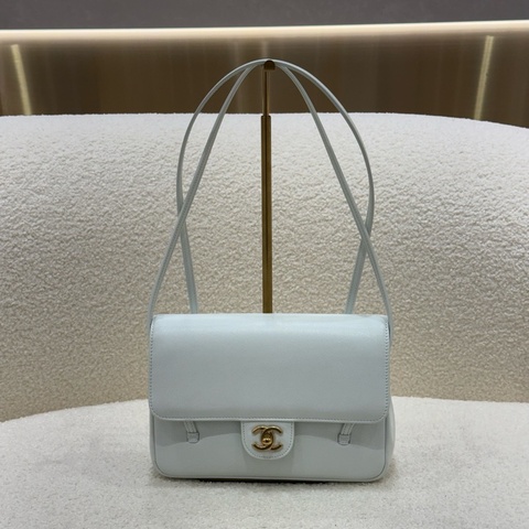 Chanel preppy coco藍白色