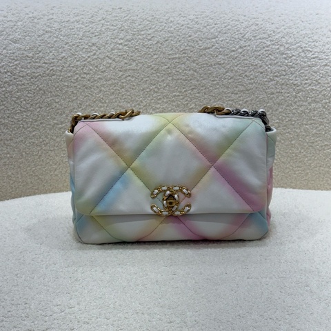 Chanel百彩羊皮19bag