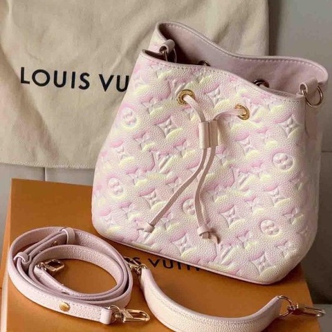 LV 美美的珍珠美人魚粉色幻彩bb水桶