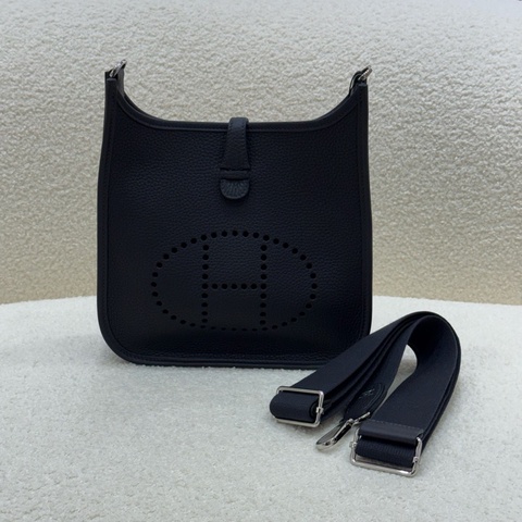 Hermès 2026新款 23cm Evelyne藍黑色