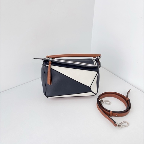 ✨Loewe羅意威｜限量海洋系列Puzzle幾何包｜中號｜98新