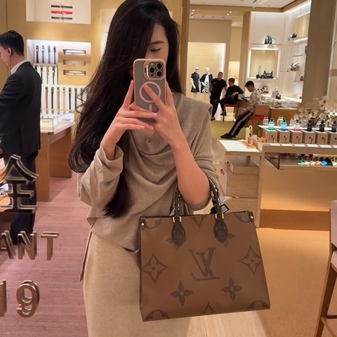 Louis Vuitton onthego 中號托特包 焦糖雙面大花拼色 芯片