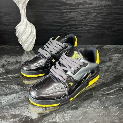 LV路易威登黑黃蝙蝠俠Trainer板鞋 40.5碼 99新