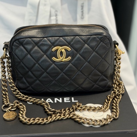 Chanel/香奈兒 黑金相機包 斜跨金幣鏈條包 17開