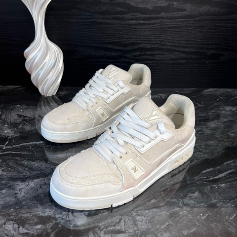 LV路易威登白茶色糜爛破壞Trainer板鞋 42碼 95新