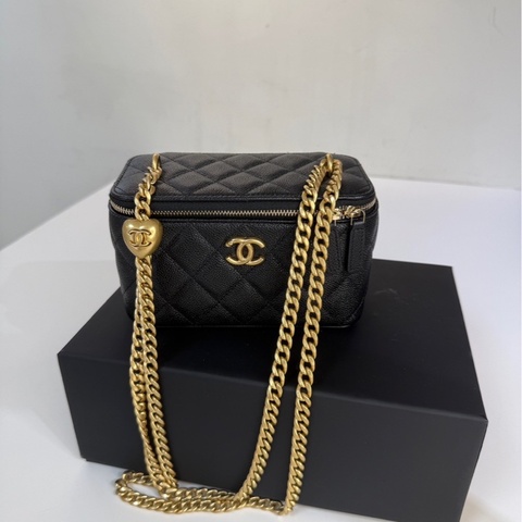 CHANEL｜愛心調節釦 長盒子