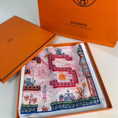 Hermes｜45 x 45 絲巾