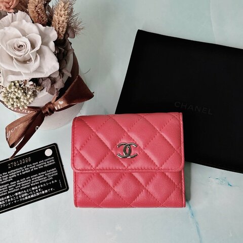 CHANEL 桃紅羊皮三摺短夾