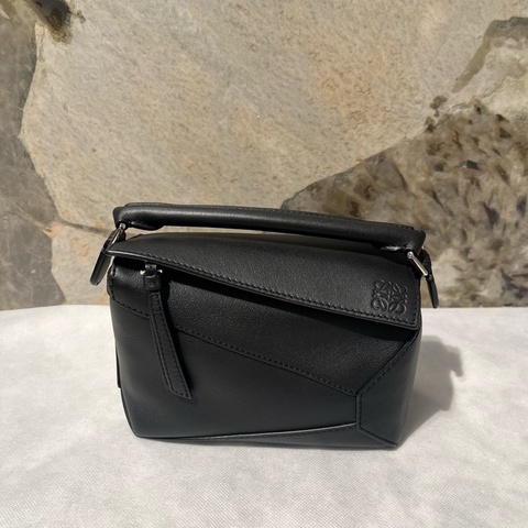 Loewe黑銀牛皮Mini Puzzle