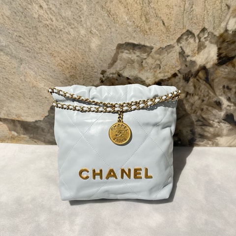 Chanel淡藍色金鏈Mini 22 bag