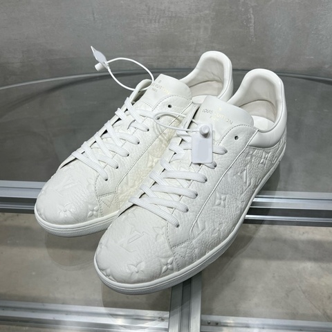 Louis Vuitton/路易威登 LV 白色浮雕老花板鞋 43碼