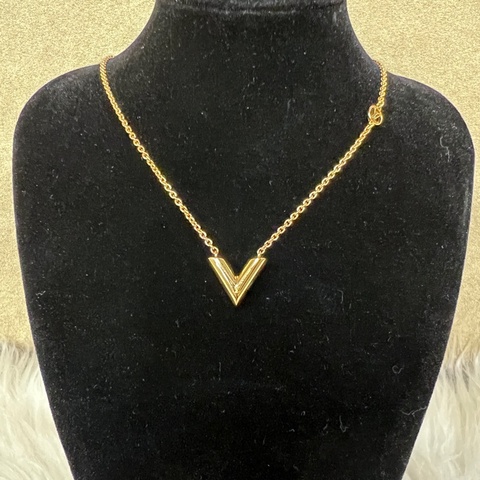 LV 金色Essential V字項鏈M00857
