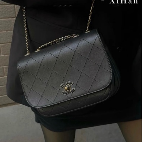 💎Chanel香奈兒｜黑金荔枝牛皮外縫線全皮雙C扣｜方胖子郵差包｜98新