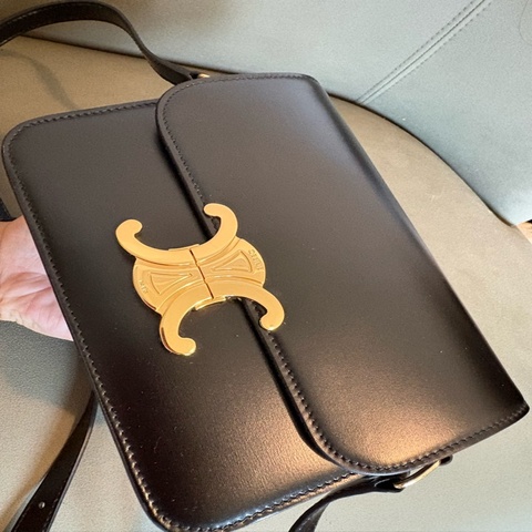 【專櫃正品】Celine Teen Triomphe 凱旋門肩背包 黑色 金扣 甚少使用 附盒裝購證
