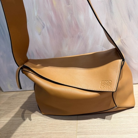 Loewe puzzle 稀有大hobo斜背包 男女可用