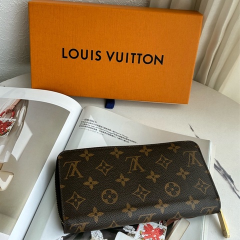 LV M42616花紋內咖ㄇ拉長夾