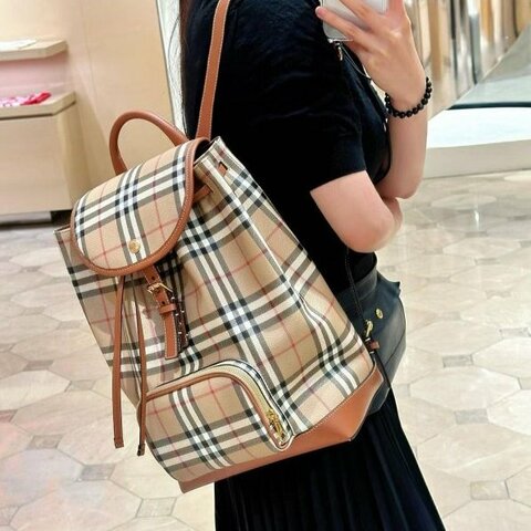 💎Han's house精品服飾💎 BURBERRY 格紋 後背包  現貨 原價66200