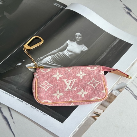 LV粉丹寧一字零錢包👛