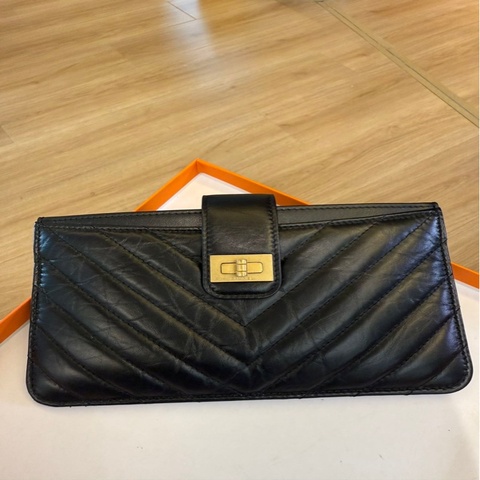 Chanel香奈兒 2.55系列 黑色 金扣 手包錢包 雷射28開