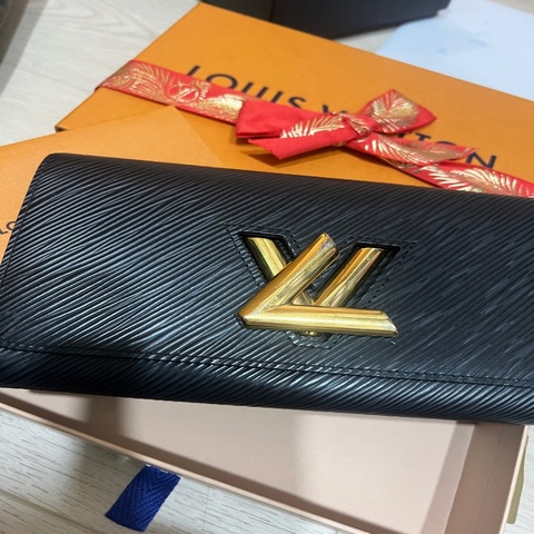 LV LOUIS VUITTON EPI 黑金旋轉長夾