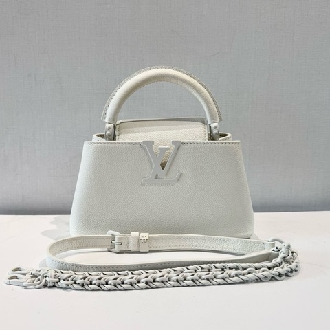 LV 路易威登Capucines 卡普辛mini 磨砂白 橫版 手提包斜挎包 芯片款