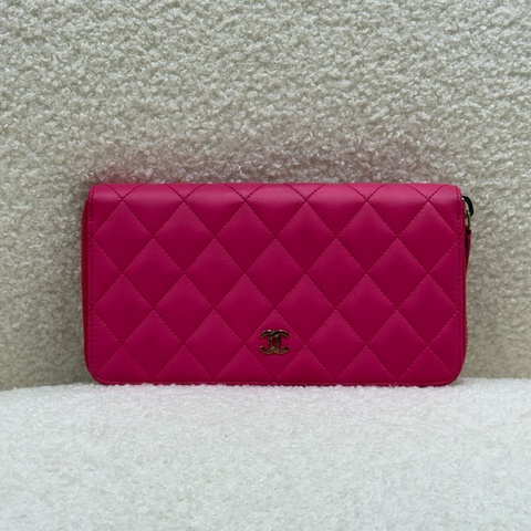 Chanel 桃粉拉鍊長夾