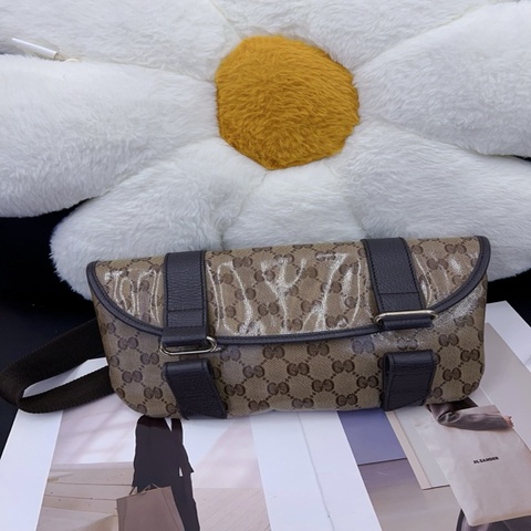 GUCCI果凍水晶皮胸包